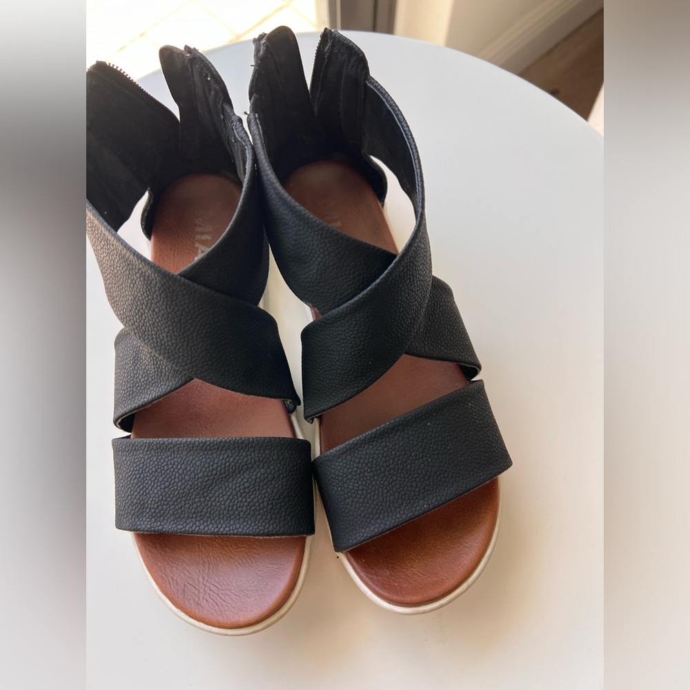 MIA Deana sandals